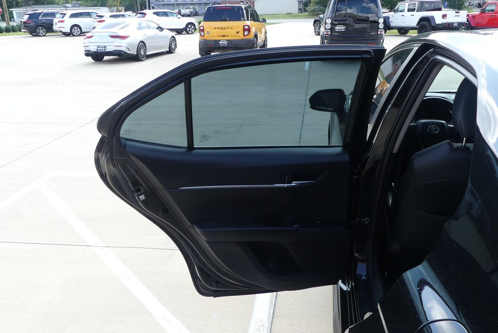 2019 Toyota Camry Image 24
