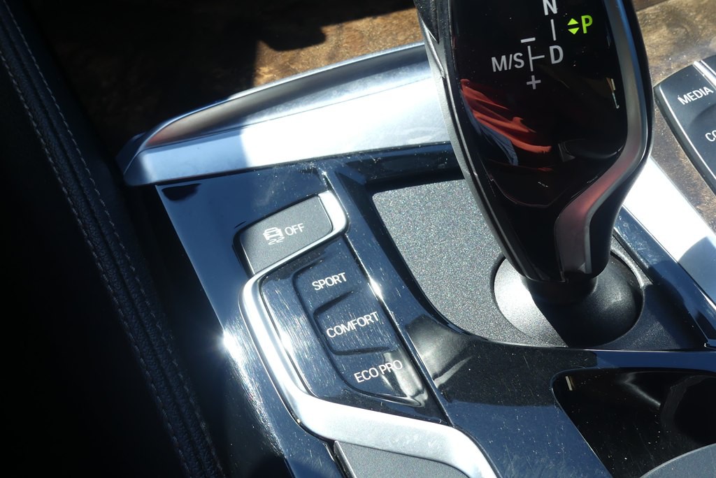 2019 BMW 5 Series Image 24