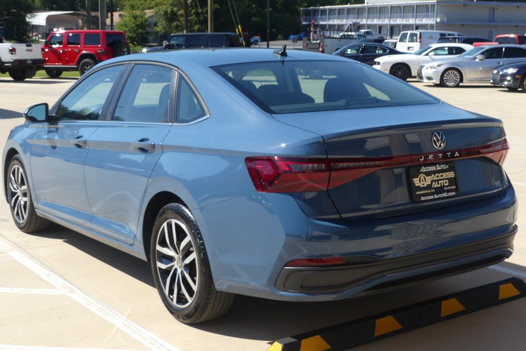 2025 Volkswagen Jetta Image 3