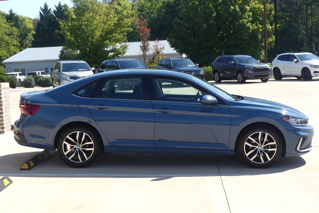 2025 Volkswagen Jetta Image 6