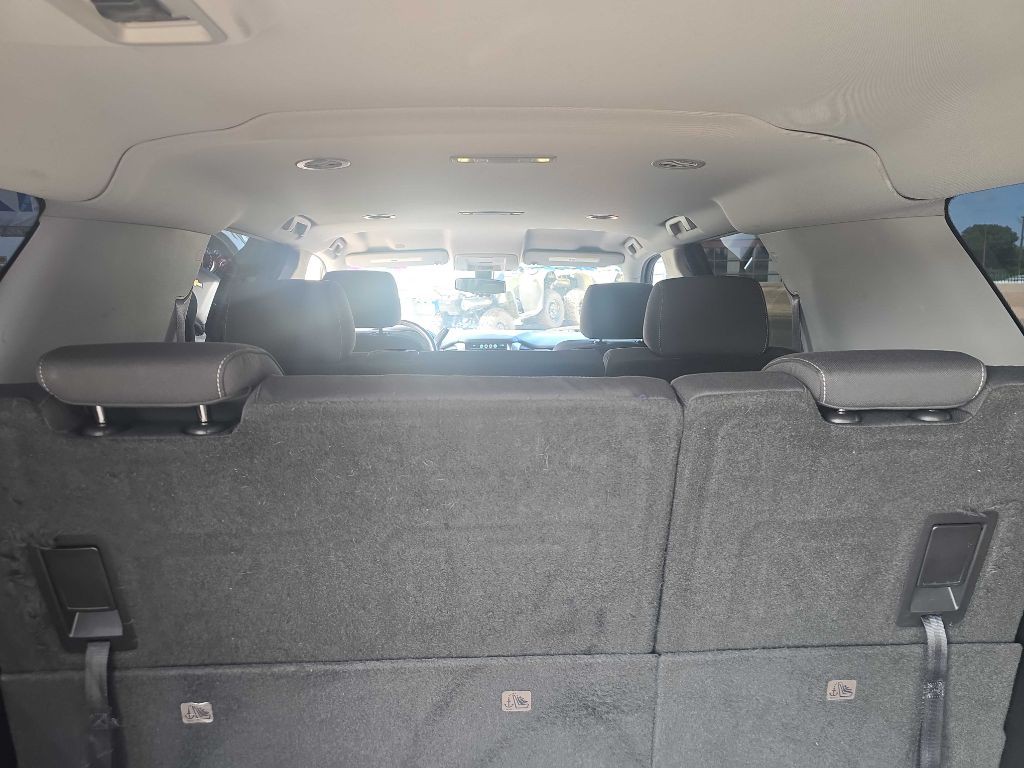 2017 Chevrolet Suburban Image 13