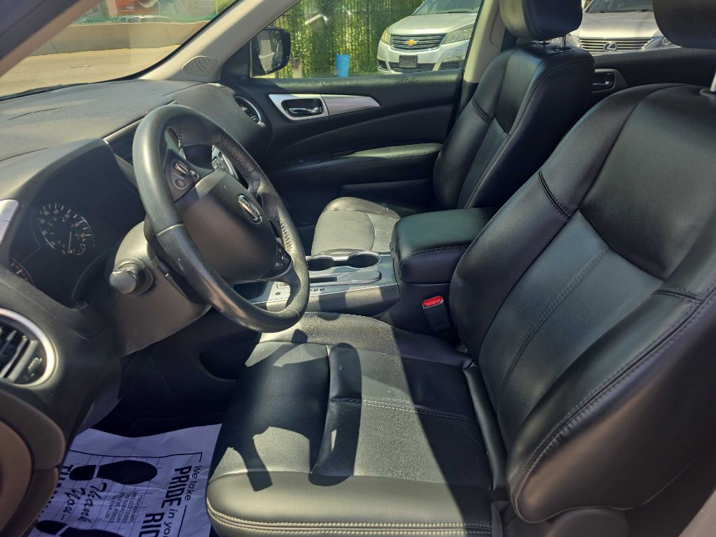 2017 Nissan Pathfinder Image 6