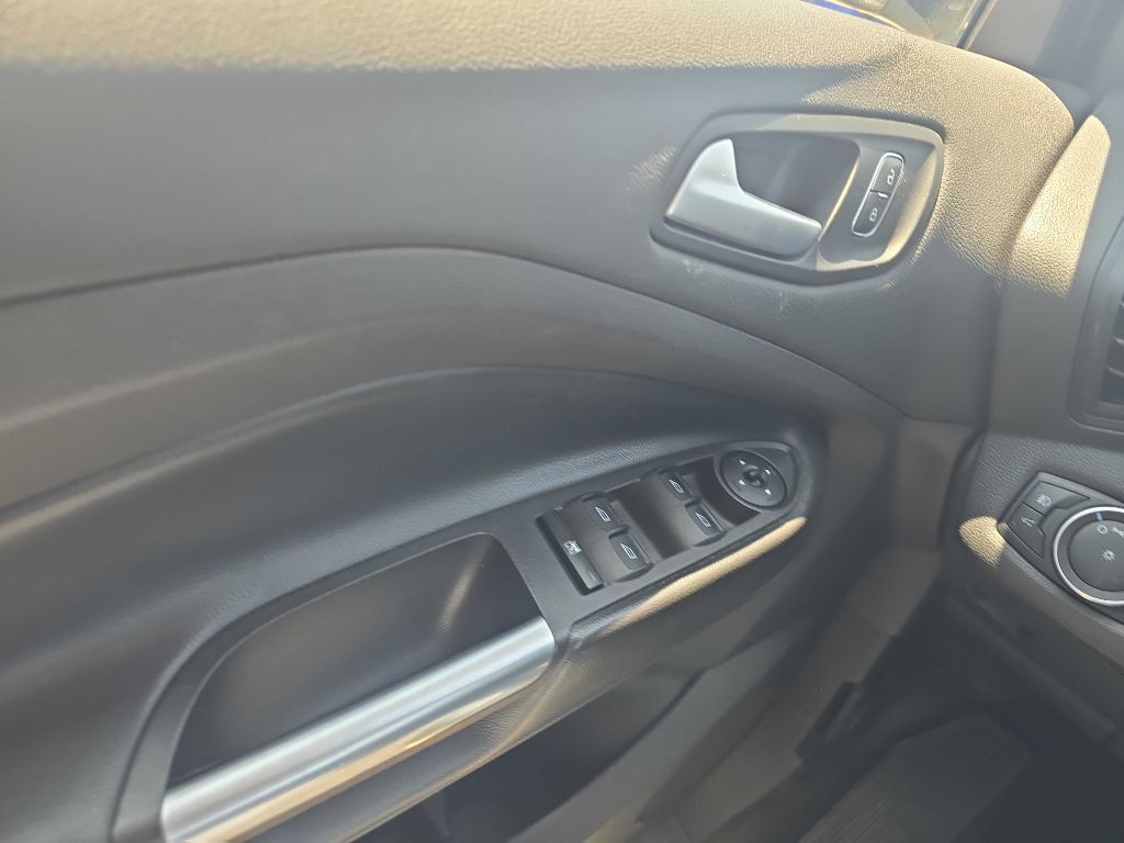 2018 Ford Escape Image 10
