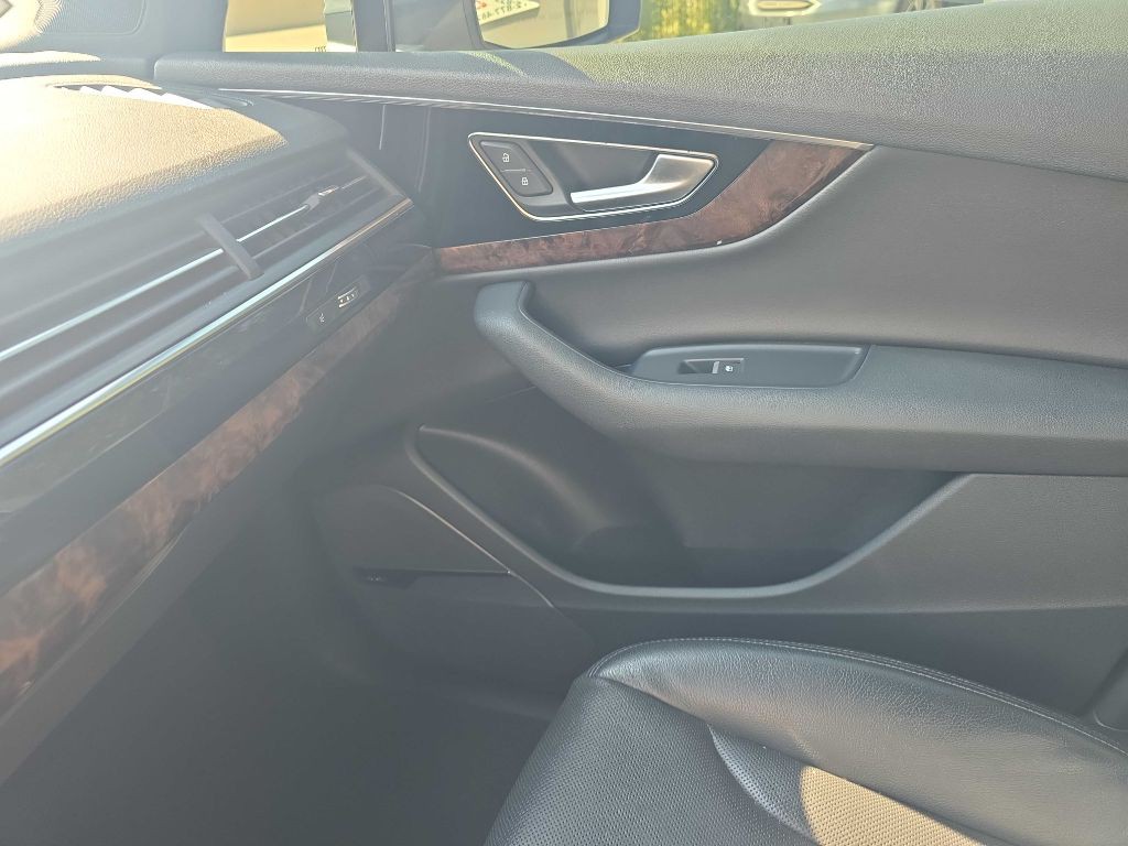 2018 Audi Q7 Image 9