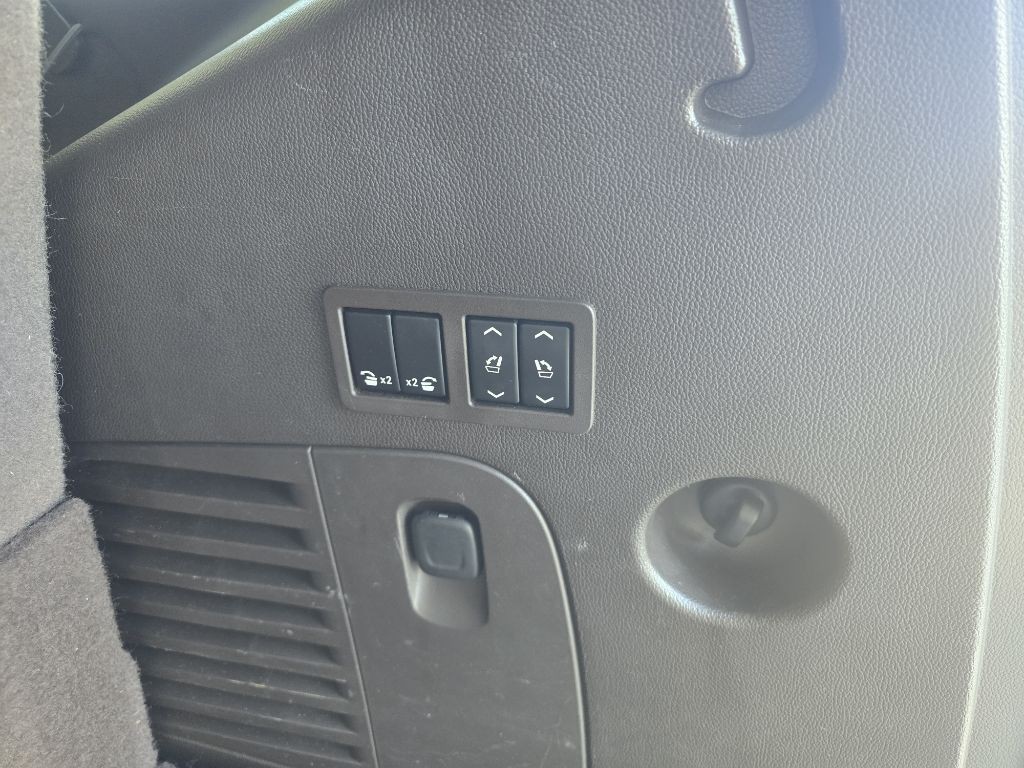 2015 Chevrolet Tahoe Image 16