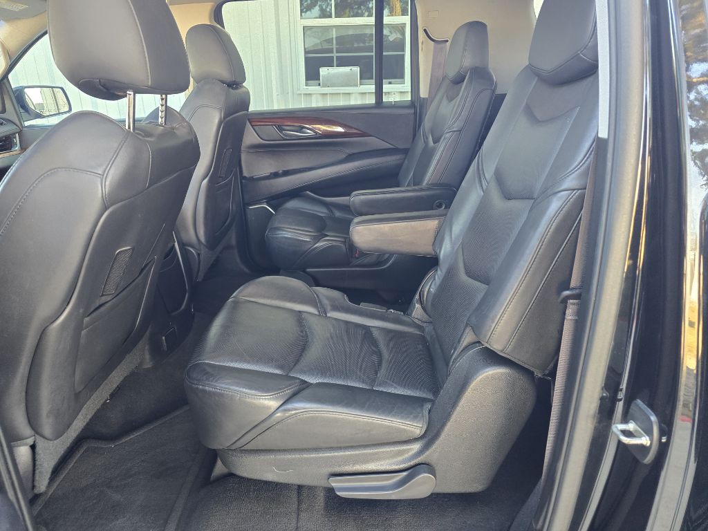 2015 Cadillac Escalade Image 11