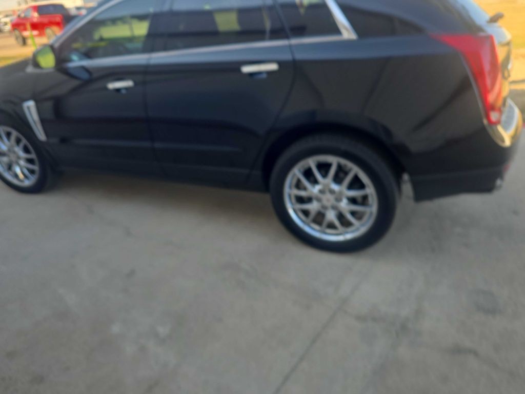 2014 Cadillac SRX Image 2