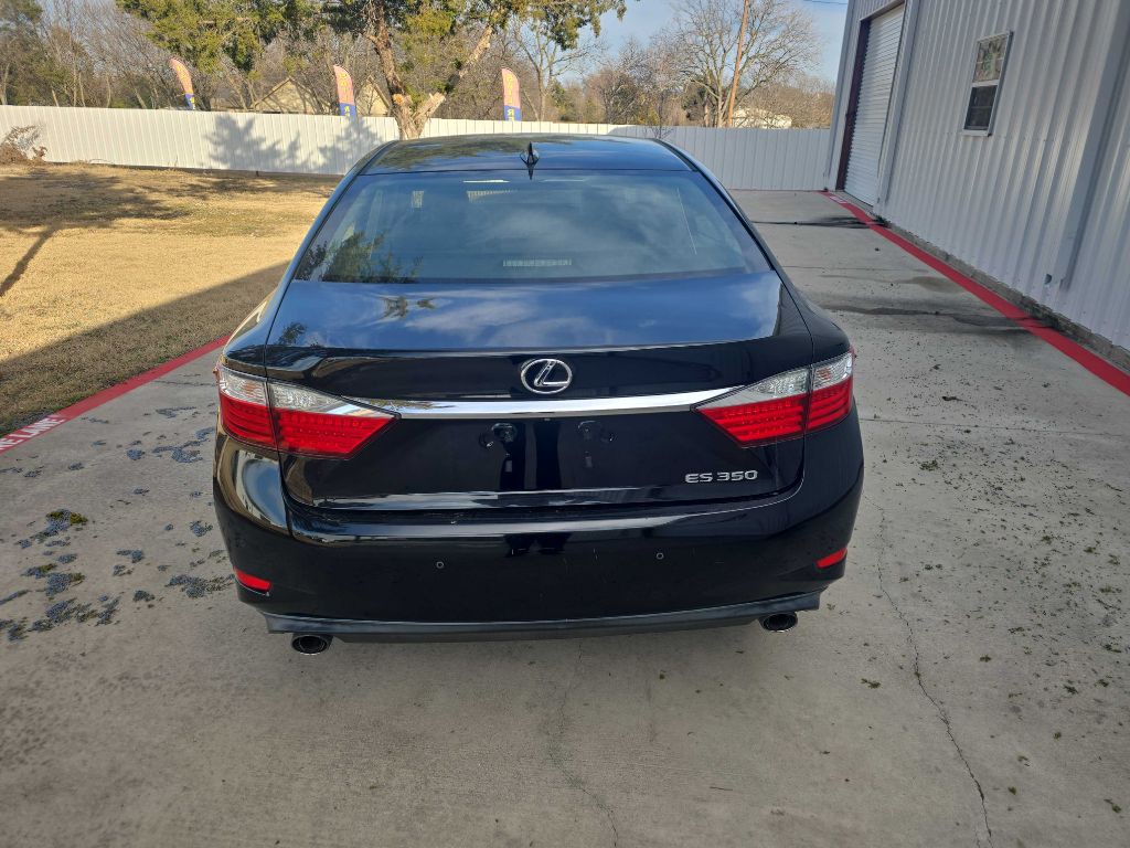 2015 Lexus ES Image 3
