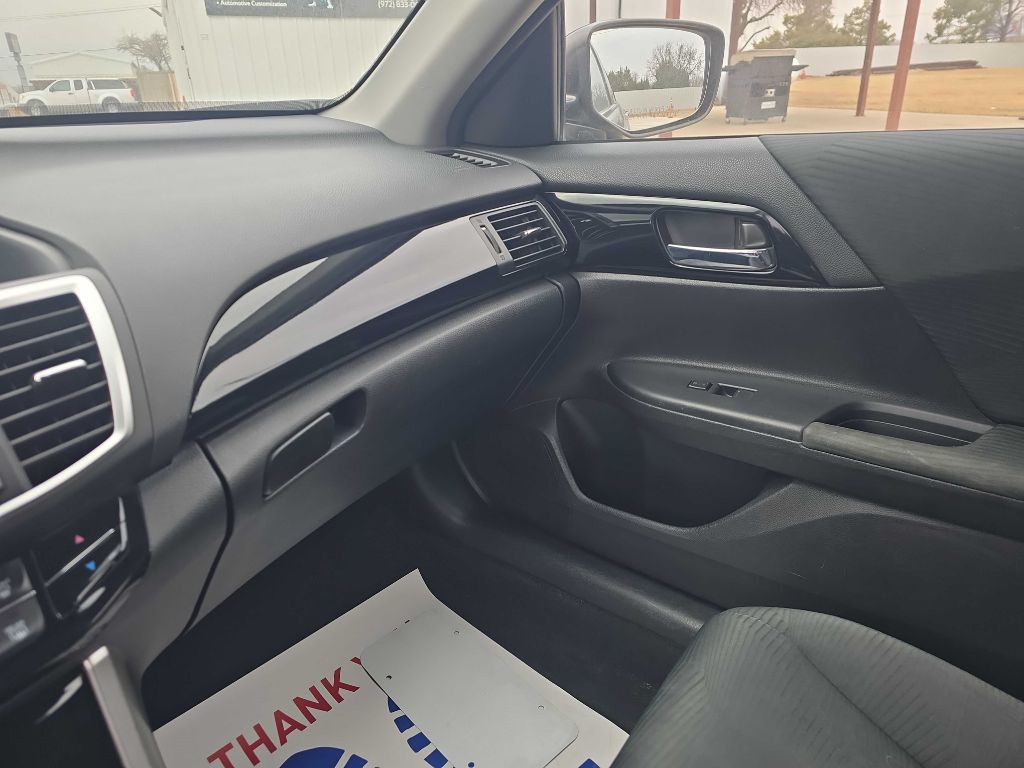2016 Honda Accord Image 8