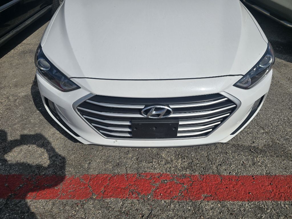 2018 Hyundai Elantra Image 1