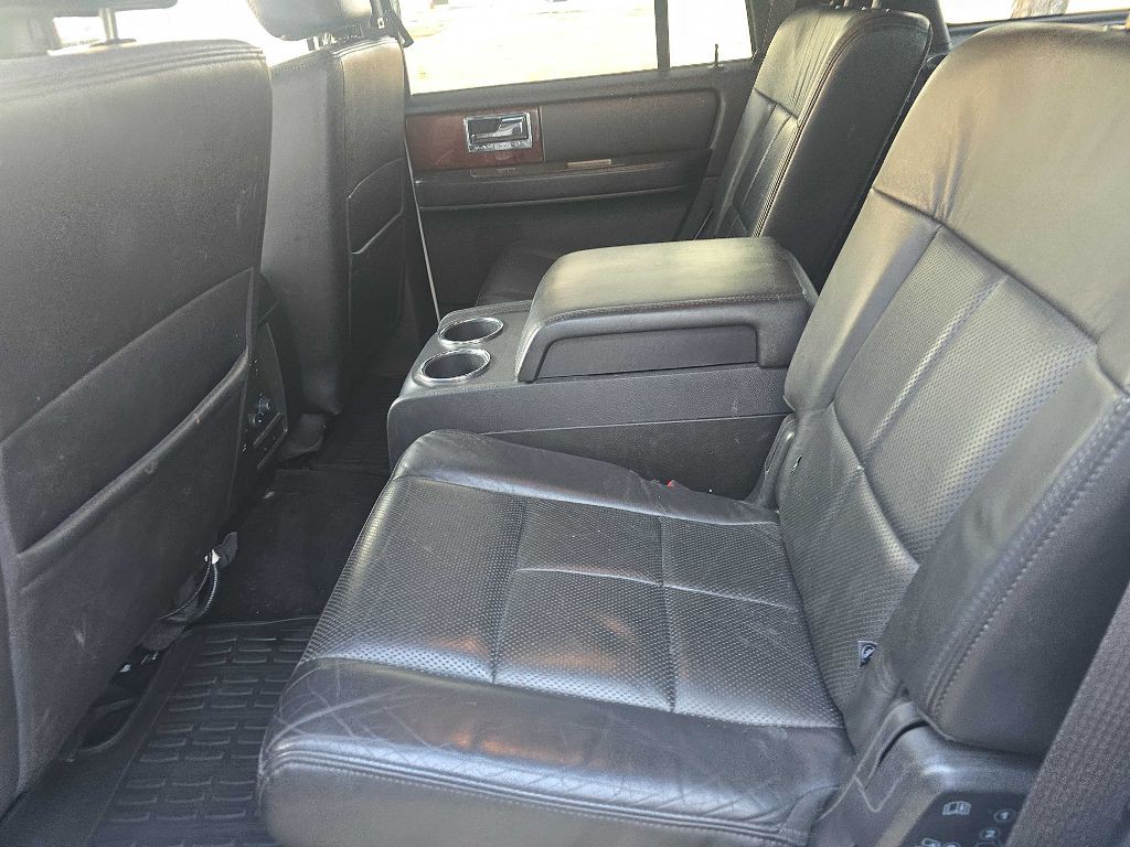 2013 Lincoln Navigator Image 13