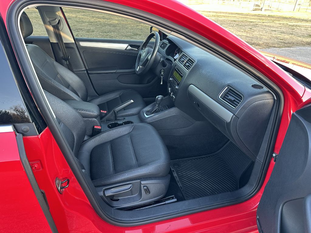 2013 Volkswagen Jetta Image 14