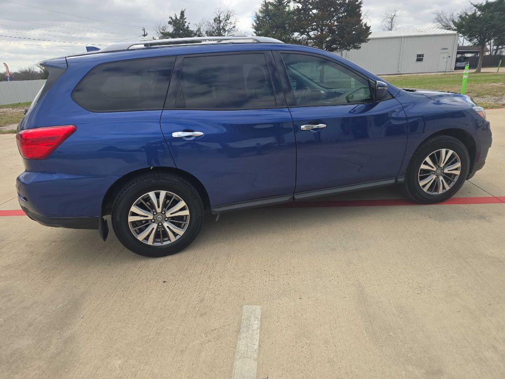2019 Nissan Pathfinder Image 2