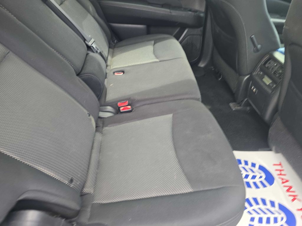 2019 Nissan Pathfinder Image 12