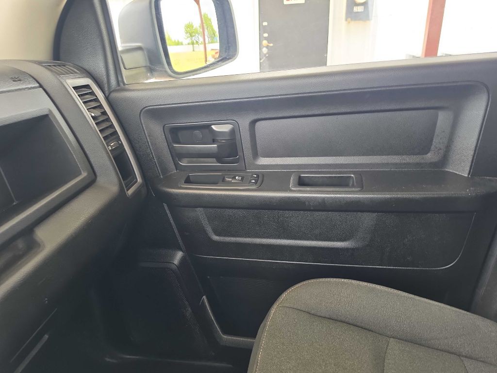 2021 RAM 1500 Image 9