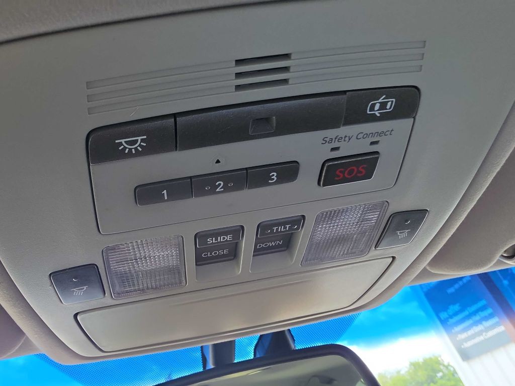 2011 Lexus ES Image 10