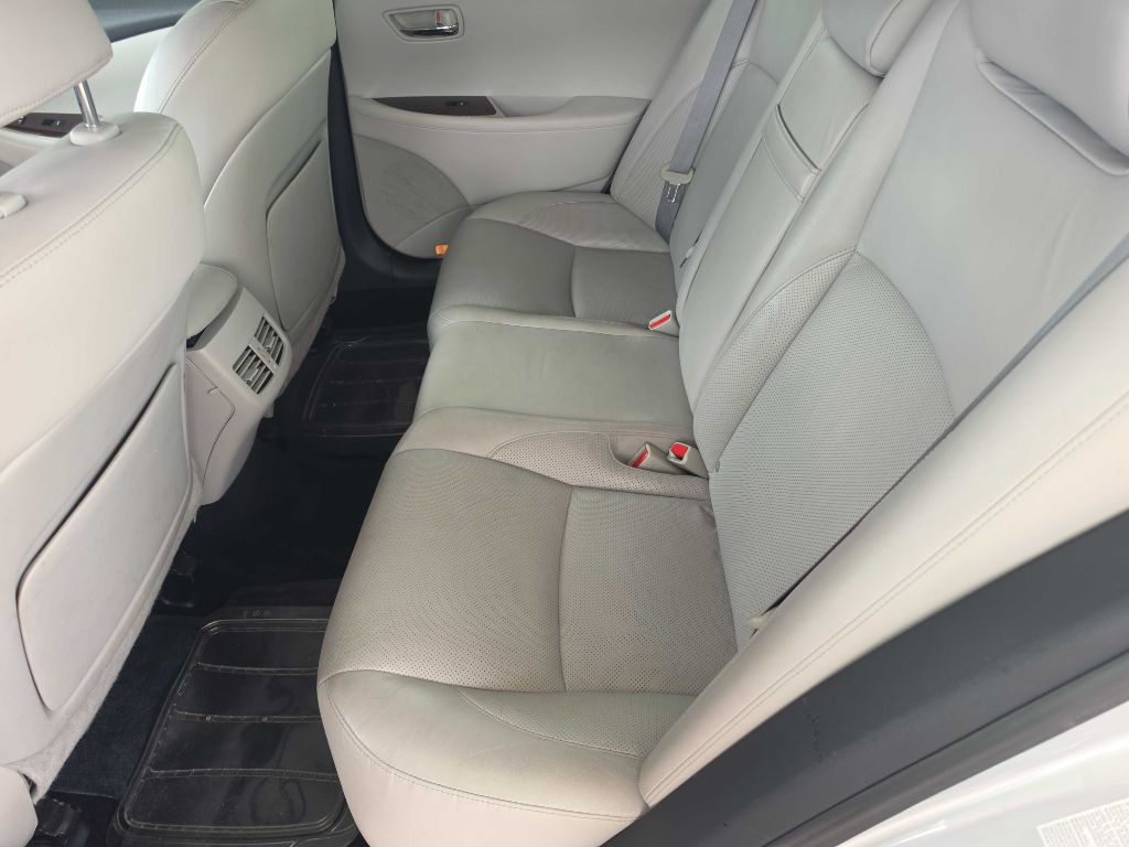 2011 Lexus ES Image 12