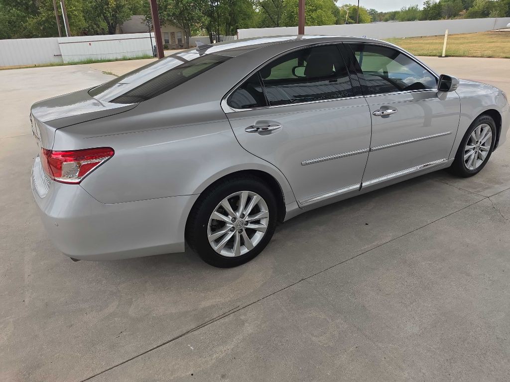 2011 Lexus ES Image 3