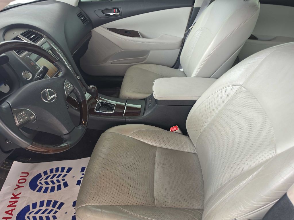 2011 Lexus ES Image 6