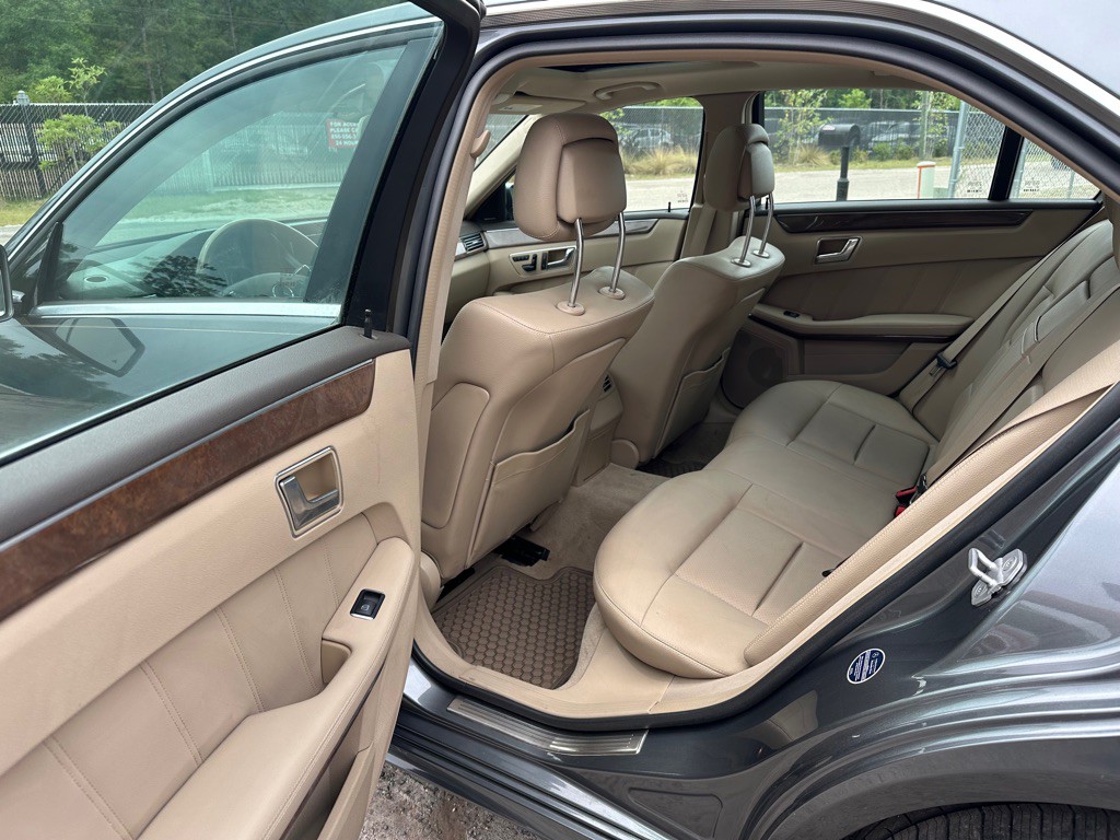 2011 Mercedes-Benz E-Class Image 11