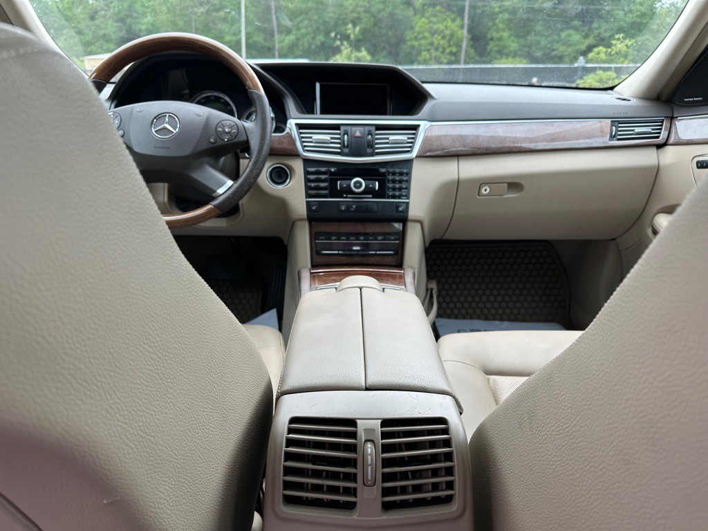 2011 Mercedes-Benz E-Class Image 13