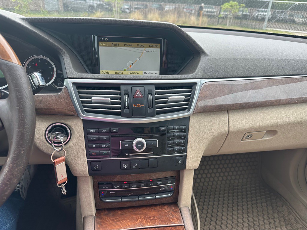 2011 Mercedes-Benz E-Class Image 14