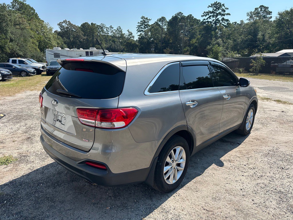 2017 Kia Sorento Image 6