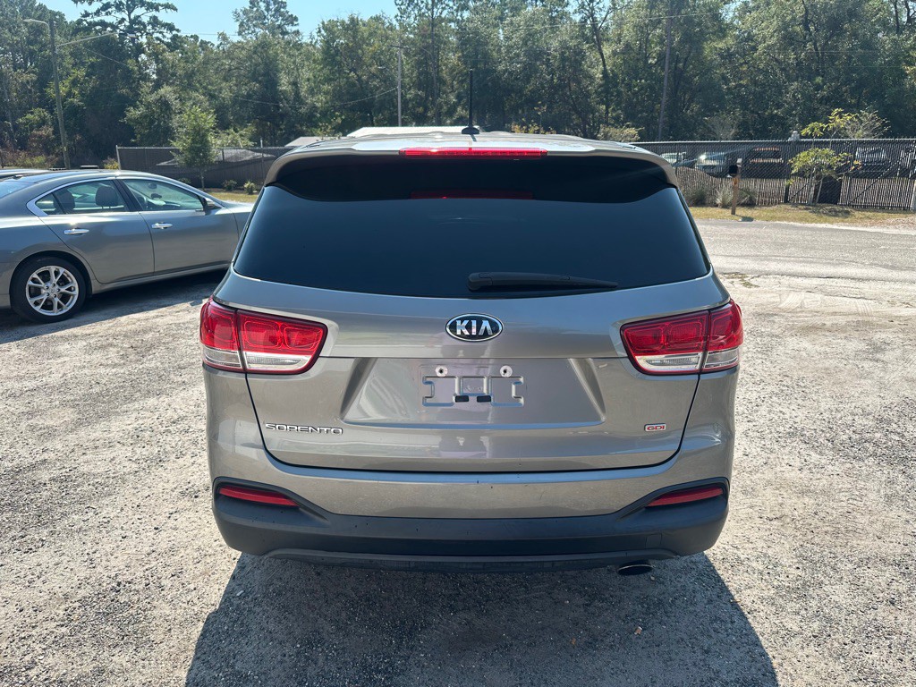2017 Kia Sorento Image 8