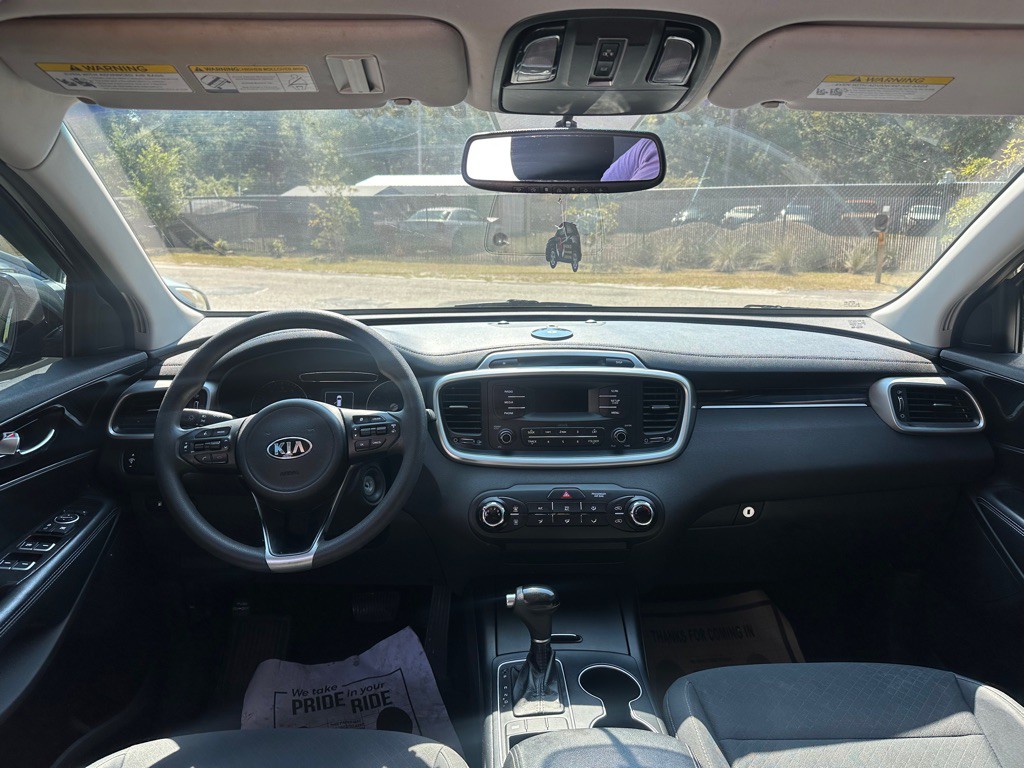 2017 Kia Sorento Image 11