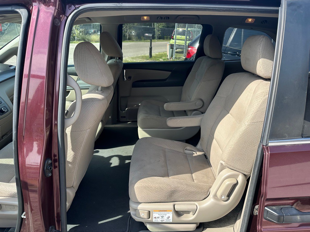 2015 Honda Odyssey Image 11