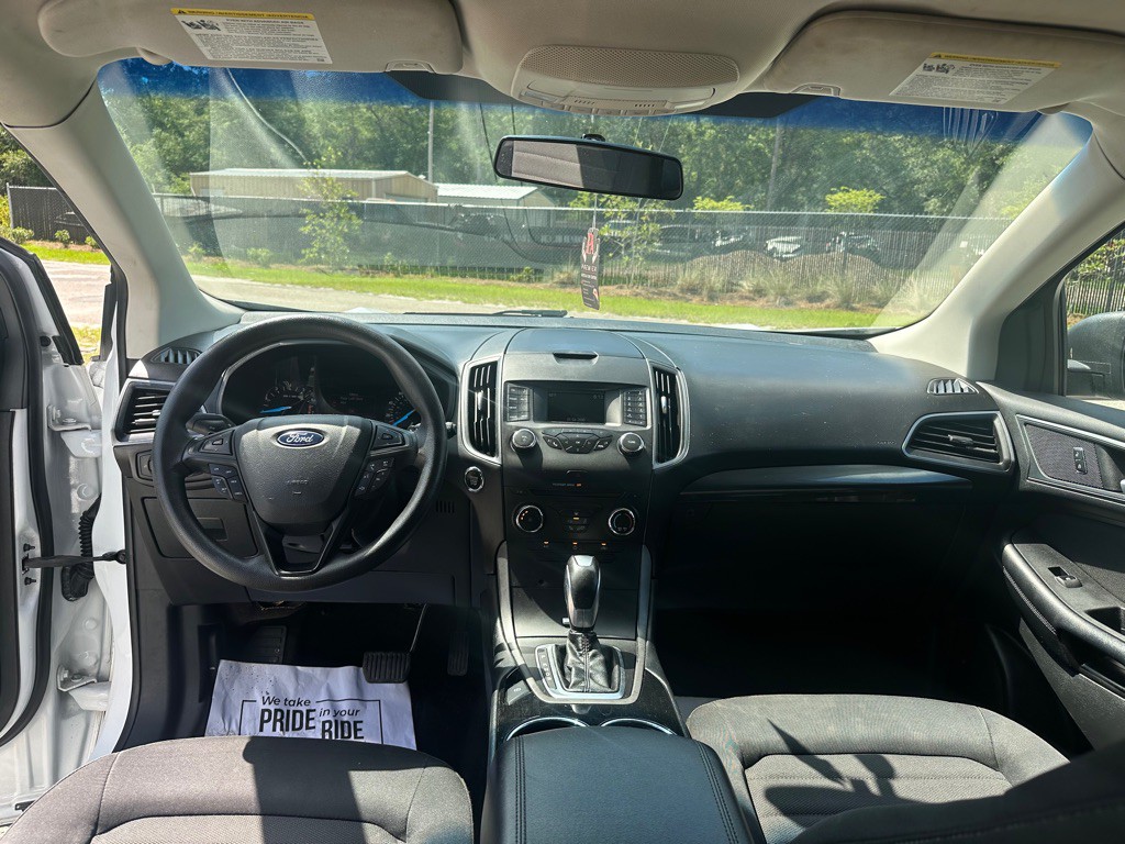 2017 Ford Edge Image 16