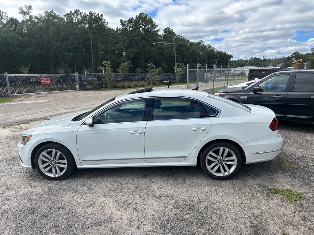 2017 Volkswagen Passat Image 4