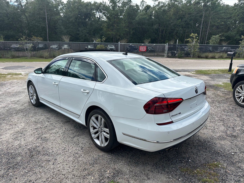 2017 Volkswagen Passat Image 5