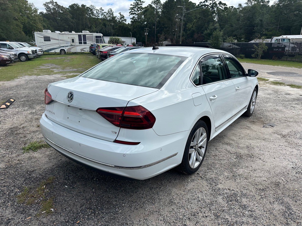 2017 Volkswagen Passat Image 6