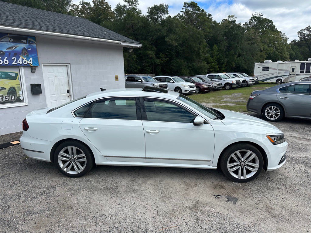 2017 Volkswagen Passat Image 7