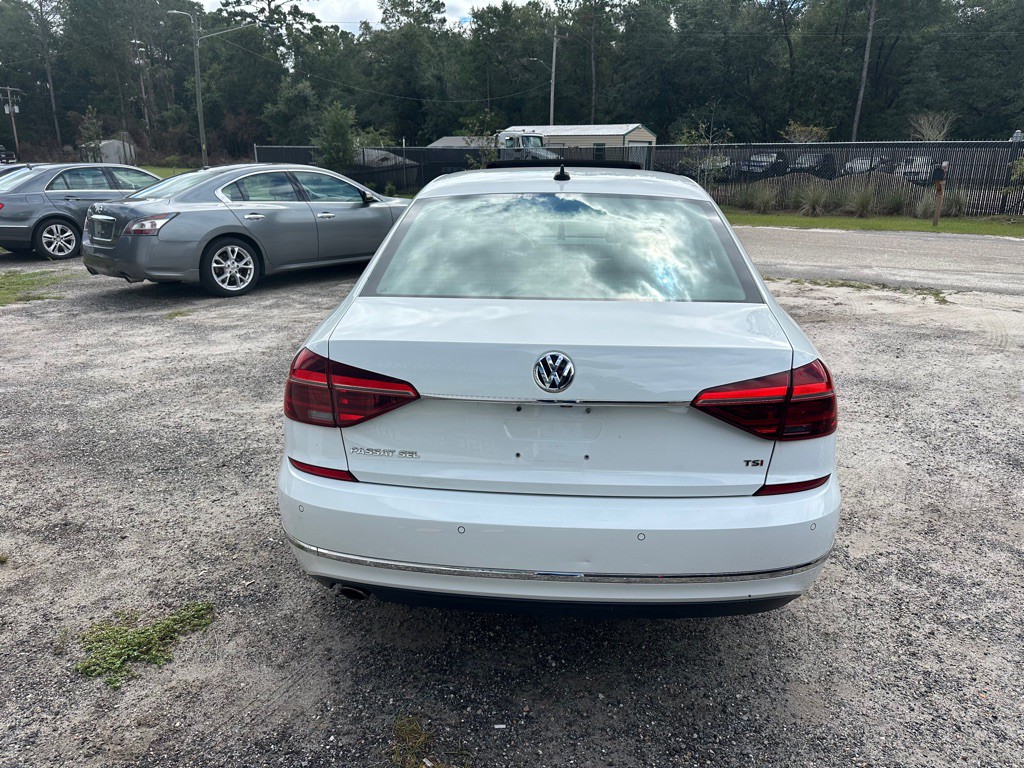 2017 Volkswagen Passat Image 8