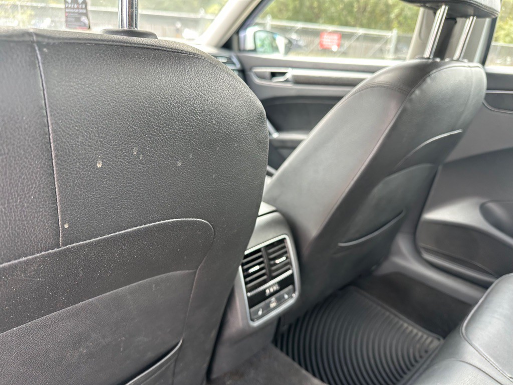 2017 Volkswagen Passat Image 12