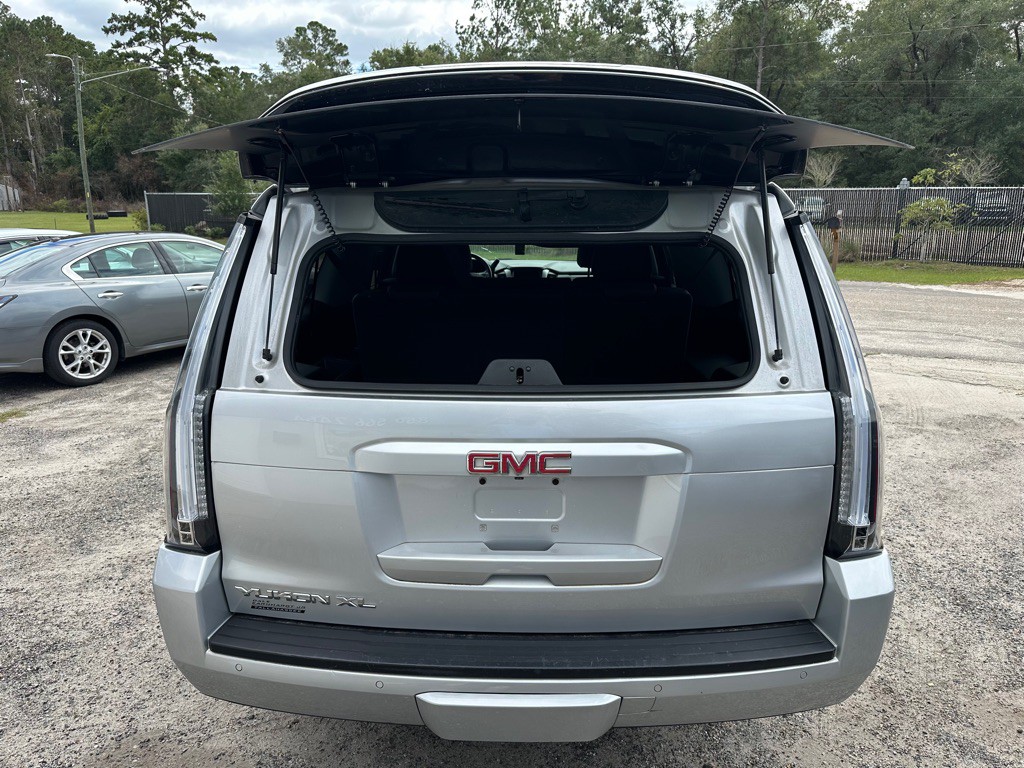 2017 GMC Yukon Image 8