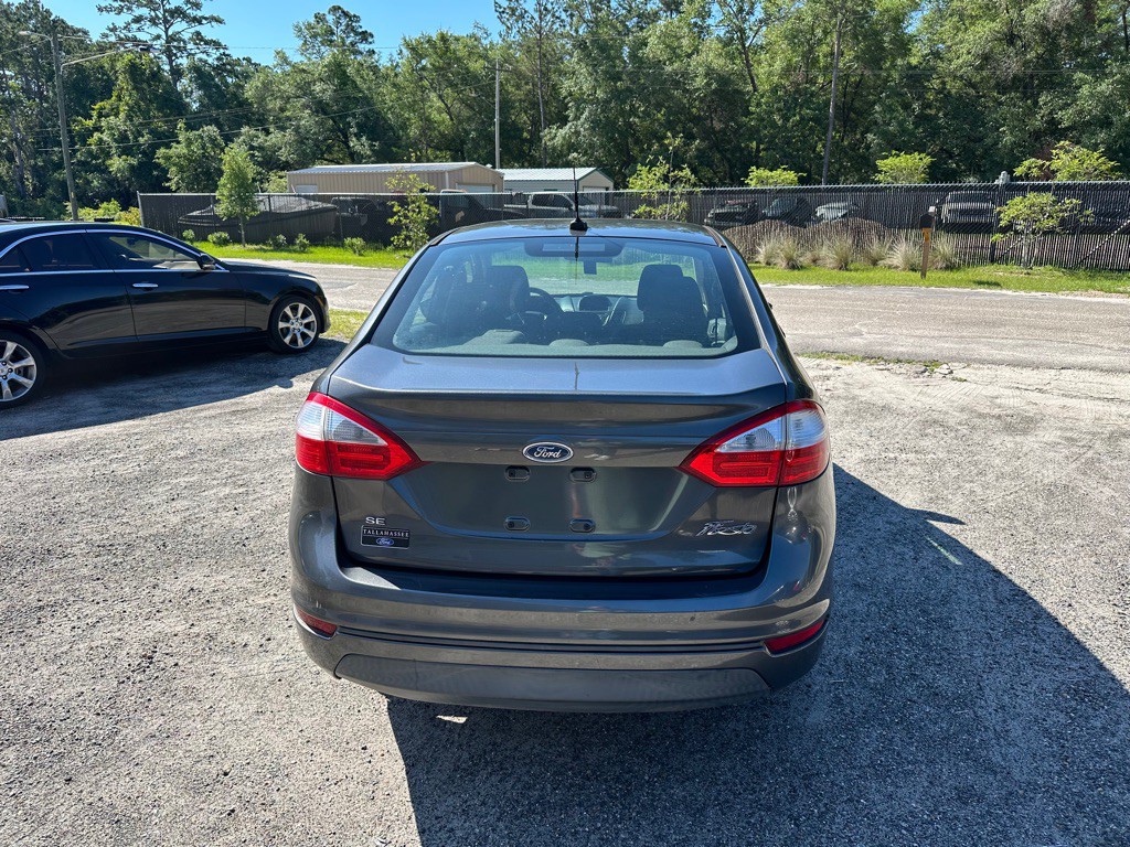 2016 Ford Fiesta Image 8
