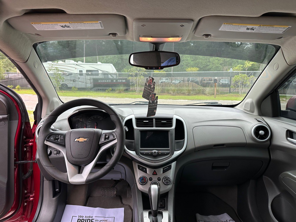 2019 Chevrolet Sonic Image 11
