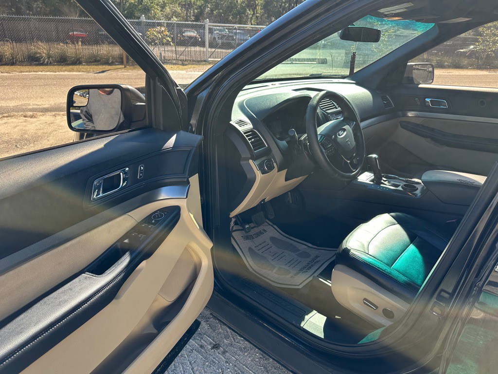 2016 Ford Explorer Image 9
