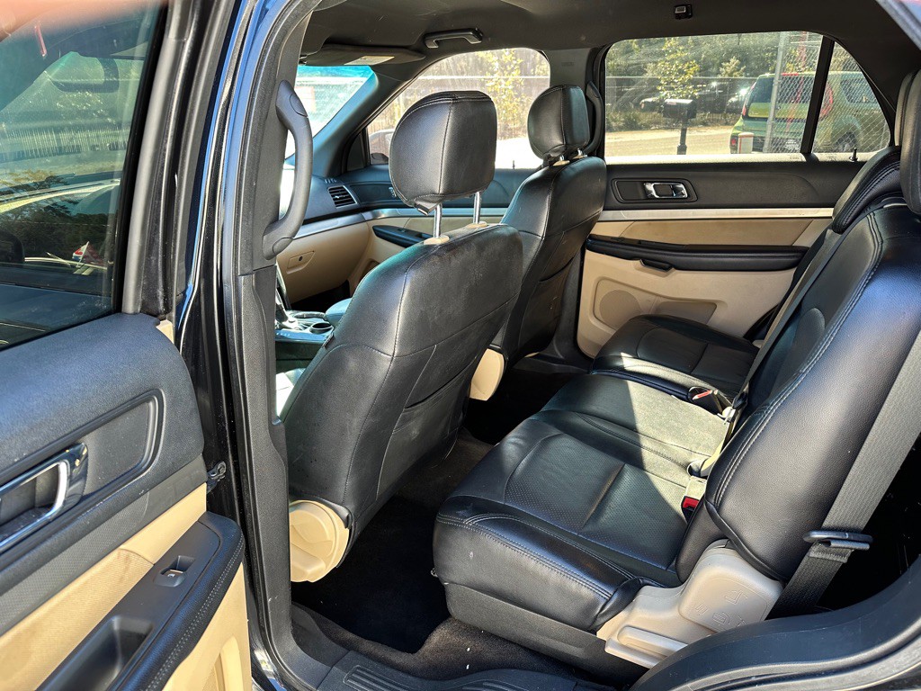 2016 Ford Explorer Image 13