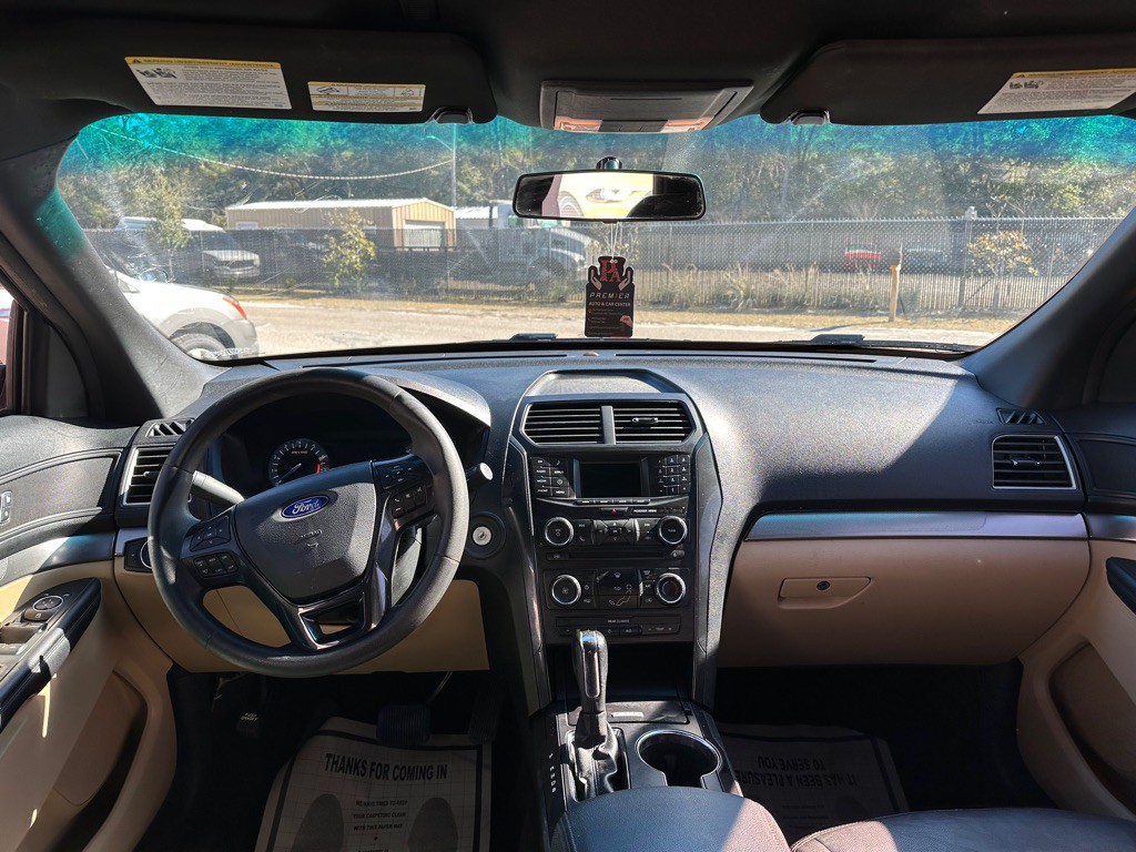 2016 Ford Explorer Image 16