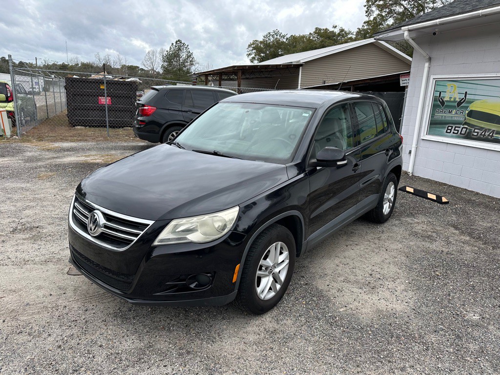 2011 Volkswagen Tiguan Image 2
