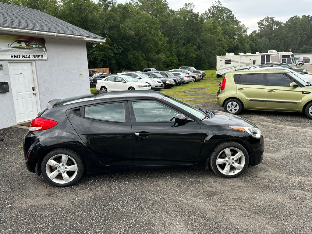 2013 Hyundai Veloster Image 4
