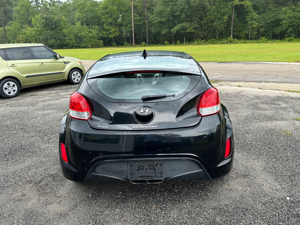 2013 Hyundai Veloster Image 6