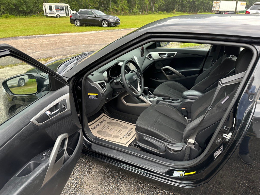 2013 Hyundai Veloster Image 10