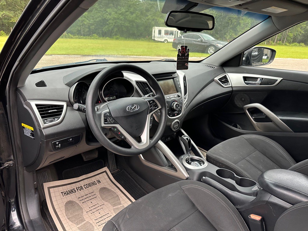 2013 Hyundai Veloster Image 11