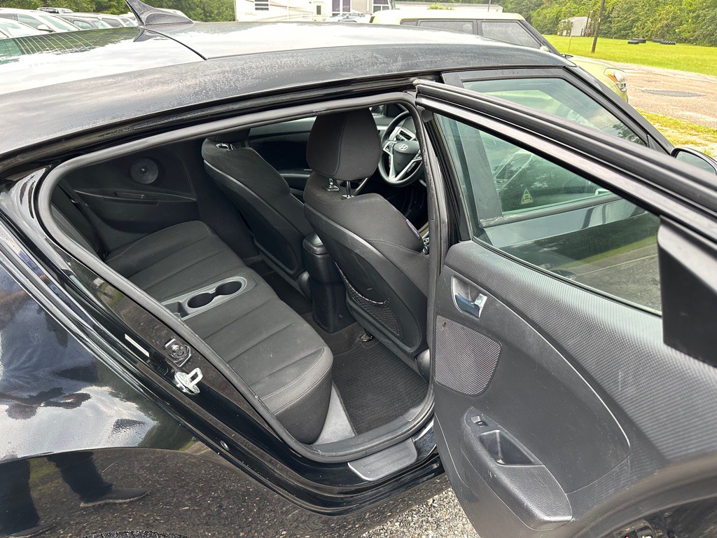 2013 Hyundai Veloster Image 13