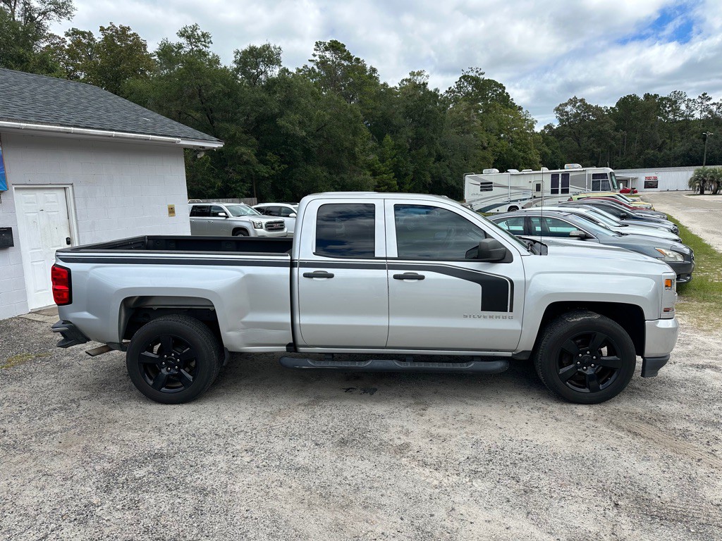 2017 Chevrolet Silverado 1500 Image 4
